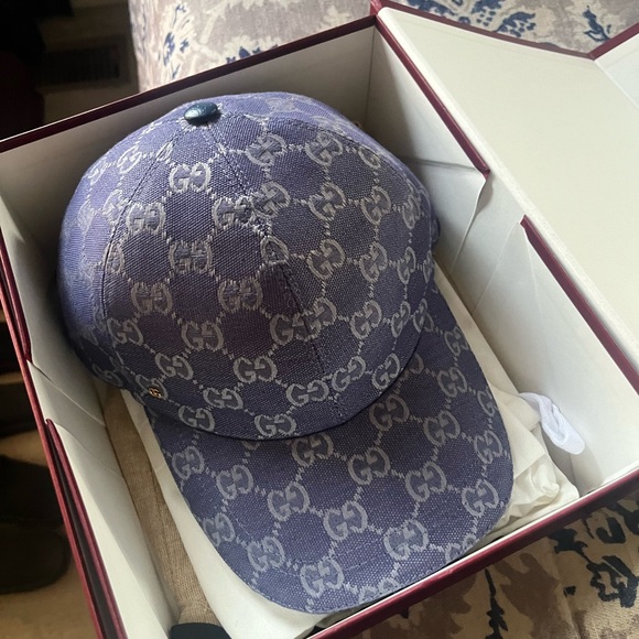 Preowned authentic Gucci GG hat. New style & can be dry cleaned to perfection. - Picture 1 of 10